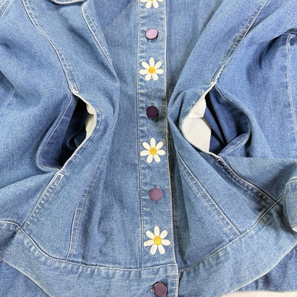 Bob Mackie Wearable Art Jacket Shacket XL Denim Embroidered Flower Daisy Hippie - Picture 7 of 11